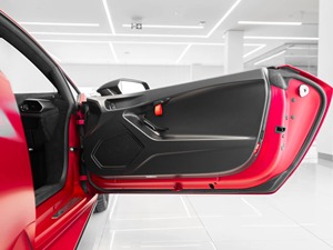 Lamborghini Huracan STO 2023 certifiée propre et utilisée de manière équitable - Product Image 4