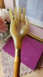 Chausse-pieds Long Horn avec finition naturelle lisse pour un enfilaillage facile et une utilisation quotidienne élégante avec un support de préhension confortable - Product Image 4