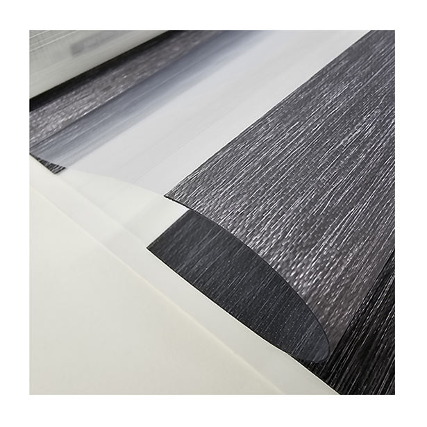 สีเทาเข้ม