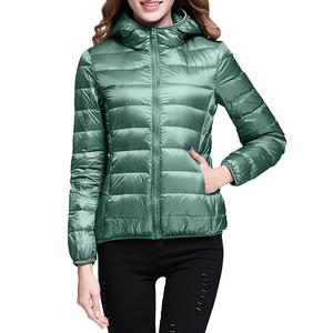 Venta al por mayor precio barato logotipo personalizado invierno mujer chaqueta acolchada con capucha impermeable a prueba de viento abajo abrigo - Product Image 1