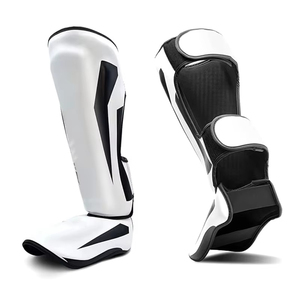 Espinilleras de Cuero Sublimadas Personalizadas, Ligeras, con Cierre de Velcro, Protección para Fútbol, Baloncesto, Running y Deportes - Product Image 1