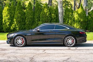 Mercedes-AMG S63 Coupé 2019 d'occasion en excellent état, 19 000 miles, V8 biturbo de 4,0 litres, transmission intégrale, non modifiée - Product Image 3