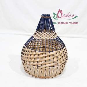 Tormenta de tejido polivinílico vietnamita tradicional Pantalla de plástico tejida minimalista para decoración del hogar - Product Image 6