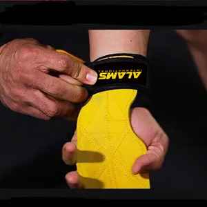 Logotipo personalizable Equipo de fitness Unisex Último diseño Cuero y cuero de vaca Empuñaduras de levantamiento de pesas hechas en Pakistán - Product Image 6