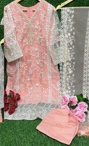 Nouvel organza de créateur pakistanais avec Kurtis de travail de broderie avec broderie en soie et filet Duppata - Product Image 3