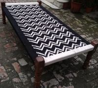 Lit à baldaquin moderne de luxe vintage en bois massif de palissandre indien Khaat, pliable, durable, taille et couleur personnalisables, vente en gros de haute qualité