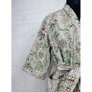 ชุดกิโมโนยาวแบบกลับด้านได้ Kantha Pur สีเขียวพาสเทล ลายสัตว์ ผ้าฝ้าย สำหรับคลุมชุดว่ายน้ำ - Product Image 4