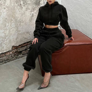 Ensemble de survêtement oversize en molleton personnalisé, ensemble deux pièces pour femmes, haut court et pantalon de survêtement pour femmes, vente en gros - Product Image 2