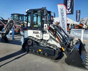 รถตักล้อยางไฮโดรมีค HMK 62T ดีเซล สำหรับงานขุดร่อง |   รถตักล้อยางไฮโดรมีค 62T แบบมัลติฟังก์ชั่นพร้อมบุ้งกี๋ขุด - Product Image 2