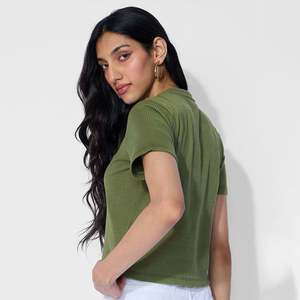 Vêtements Nouveau Style Femmes T-shirts en Stock Femmes T-shirts Coton Fait Femmes T-shirts Prix Raisonnable Confortable Service OEM - Product Image 2