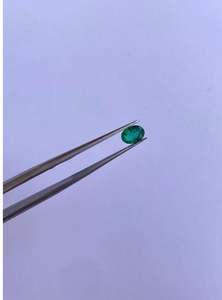 Émeraudes naturelles de haute qualité, taille poire, formes fantaisie, vert vif, provenant d'un fabricant indien - Product Image 4