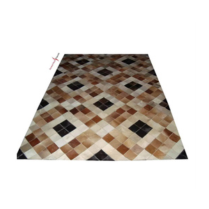 พรมขนวัวบนพื้นที่มีสไตล์ที่ยั่งยืนเป็นมิตรกับสิ่งแวดล้อมดีไซน์อมตะปักลายสำหรับสินค้าจำนวนมาก - Product Image 3