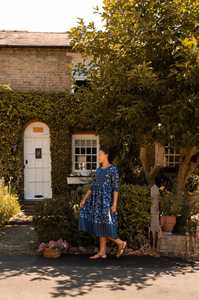 Nouvelle robe bohème Leyna pur coton bloc à la main imprimé marine blanc floral | Mode décontractée de vacances d'été éthique faite à la main - Product Image 5