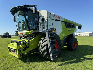 รถเกี่ยวข้าวเคลื่อนที่ Claas LEXION 8600 TERRA พร้อมระบบจัดการเครื่องยนต์ Dynamic Power มือสอง - Product Image 6