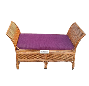 โซฟาไม้ไผ่สีอ่อนด้านหลังเป็น3-seater รูปแบบเพชรที่ซับซ้อนหมอนอิงสีแดงสด - Product Image 6