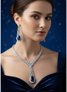 ชุดสร้อยคอเพชรทรงหยดน้ำแซฟไฟร์รอยัล ทำจากพลอยแซฟไฟร์สีน้ำเงินทรงหยดน้ำคุณภาพพรีเมียม ผลิตด้วยมือโดยช่างฝีมือผู้เชี่ยวชาญ - Product Image 2