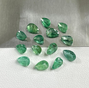 Esmeralda Zambiana 100% Natural, Corte Pera, Color Verde Claro, 6x4-5x7mm, Gema Suelta de Alta Calidad para Joyería al Mejor Precio - Product Image 4
