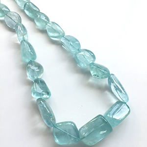 Perles de pierre naturelle Aquamarine brute pour la fabrication de bijoux fins - Product Image 1