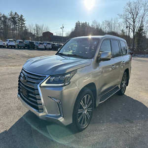 Lexus LX 570 2019 de Tres Filas en Perfecto Estado - Product Image 2