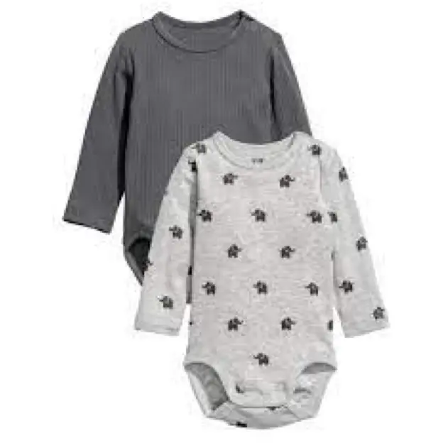 Kleinkinder Mädchen lila gefärbte Polka-Punkte-Rufelstrampler Baby-Football Kollegial-Applique-Outfit kundenspezifische lange Hosstrampler