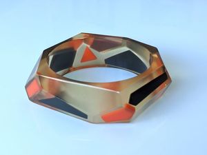 Brazaletes de resina inspirados en el diseñador para pedidos a granel - Product Image 6