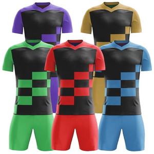 Ropa Deportiva de Fútbol para Adultos, Cómoda, Nuevo Diseño, Alta Calidad, Fabricación Profesional, Secado Rápido, Personalizable, 100% Poliéster - Product Image 1