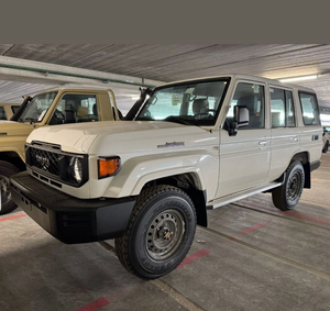 Asientos de Cuero Automáticos Diésel Turbo para 76 Hardtop, Usados 2020-2024, en Venta - Product Image 3
