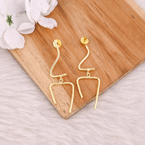 Pendientes de Botón Lisos de Latón Chapado en Oro de Alta Calidad, Pendientes de Botón de Latón Chapado en Oro de Diseño Hecho a Mano, Fabricante Mayorista - Product Image 4