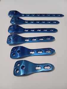 Placas Óseas Veterinarias de Acero Inoxidable BISONS WHOLESALE |   Kit de Implantes para Cirugía Ortopédica Animal con Certificación CE y 1 Año de Garantía - Product Image 4