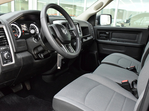 RAM 1500 Classic Express Crew Cab 2023 Usado (LHD/RHD) - Product Image 4