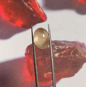 พลอยแซฟไฟร์สีเหลืองธรรมชาติทรงดาวแบบคาโบชอง พลอยลาบราโดไรต์ทรงรีจากแอฟริกาสำหรับทำเครื่องประดับ - Product Image 5