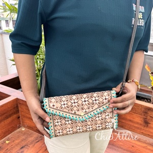 Hermoso diseño, bolso de mano tallado a mano, de cuero, multiusos, cuero occidental, recién llegado, BILLETERA, multiusos para mujer - Product Image 1