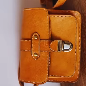 กระเป๋าหนังสไตล์โมร็อกโกวาดด้วยมือแบบกำหนดเอง - Product Image 1