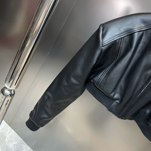 OEM logotipo personalizado moda calle Crop Varsity chaqueta personalizada mujer moda PU algodón bombardero chaqueta de cuero - Product Image 6