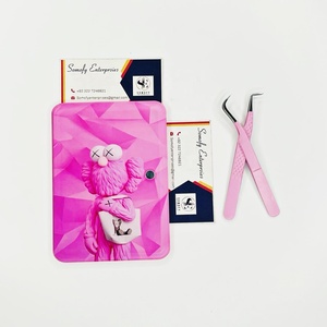 Support magnétique en acrylique Somofy Enterprises avec design ours mignon et durable, pince à cils à 90 degrés pour artistes en extensions de cils - Product Image 3