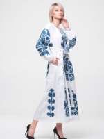 Nouvelles robes ethniques ukrainiennes élégantes blanches bohèmes ukrainiennes longues exclusives brodées de fleurs ukrainiennes manches longues ballon