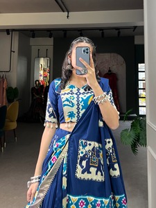 Nueva elegancia de rayón y seda estampada con Gota Patti y encaje de cauri Lehenga Choli Indian Expoert y suministro al precio más bajo - Product Image 6