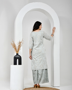 Conjunto Coordinado Estampado a Mano para Mujer |   Conjunto Étnico de Dos Piezas en Satén |   Conjunto de Ropa para Mujer India al por Mayor - Product Image 4