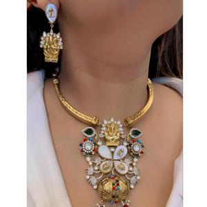 Collar chapado en oro con circonita CZ de piedra semipreciosa de primera calidad con estilo con pendiente para mujeres y niñas para uso de boda - Product Image 1