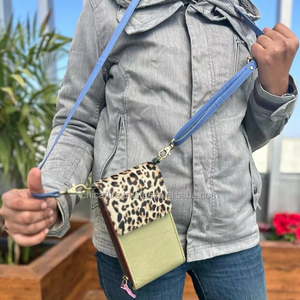 กระเป๋าคาดลำตัวมือถือหนังทำมือของจริงใหม่มีหลายสีสำหรับผู้หญิงผมพิมพ์ลายสัตว์ที่ไม่ซ้ำใคร - Product Image 2