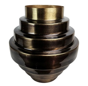 Florero de metal de hierro hecho a mano más vendido con detalles intrincados estilo elegante para decoración del hogar y propósito de regalo - Product Image 6