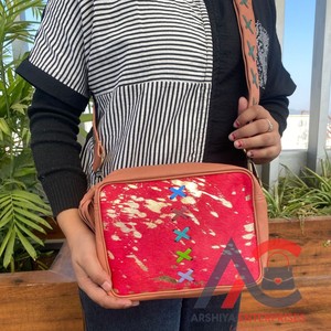 Bolso bandolera de señora de cuero reciclado metálico personalizado bolsos cruzados de lujo con borlas de cuero coloridos y elegantes de tendencia - Product Image 1