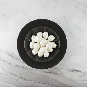Mozzarella Ciliegina italienne fraîche de haute qualité, 30g, mini-boulettes de fromage cerise, plateau de 250g pour la vente au détail et la restauration - Product Image 2