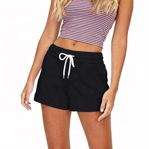 Vente en gros de shorts pour femmes 100% coton 250 GSM Fleece Jogger Shorts respirant avec taille élastique Shorts de gym et de course décontractés - Product Image 1