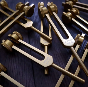 Juego de Diapasones Planetarios Mars International de Alta Calidad, 11 Piezas - Astrología y Sanación por Sonido - Product Image 4