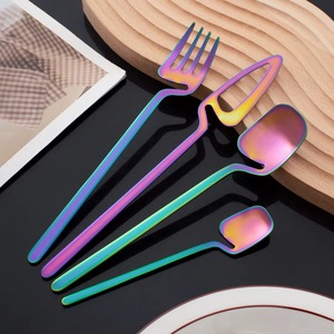 Ensemble de couverts géométriques modernes en acier inoxydable finition noire, idéal pour les cafés, les restaurants, les événements, les fêtes et les repas quotidiens - Product Image 5