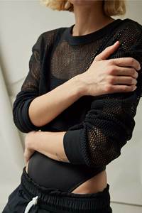 LOGO Sommer Sexy Boxy Style Einfarbig Mesh Cropped Tee Kurzarm Mesh T-Shirt Frauen Durchsichtig - Product Image 3