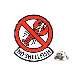 Pin de solapa esmaltado con notificación de alergia a los alimentos Seashell personalizado del fabricante - Product Image 1