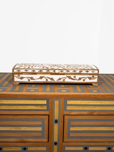 Caja de baratija con incrustaciones de resina y hueso intrincado, detalles finos de madera con incrustaciones de resina y hueso, perfecta para almacenar joyas - Product Image 2