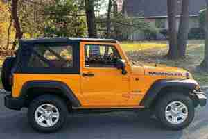 2024 Sport 4x4 Volante a la Izquierda Asientos de Cuero Sin Reserva 1 Propietario Transmisión Manual de 6 Velocidades Acabado Transparente Mayormente sin Modificaciones - Product Image 5